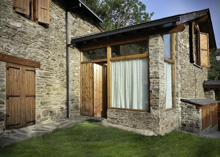 Casa de vacaciones: La Caseta De Queixans Con Chimenea